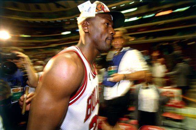 英超-小克鲁伊维特点射 曼联主场0-3伯恩茅斯